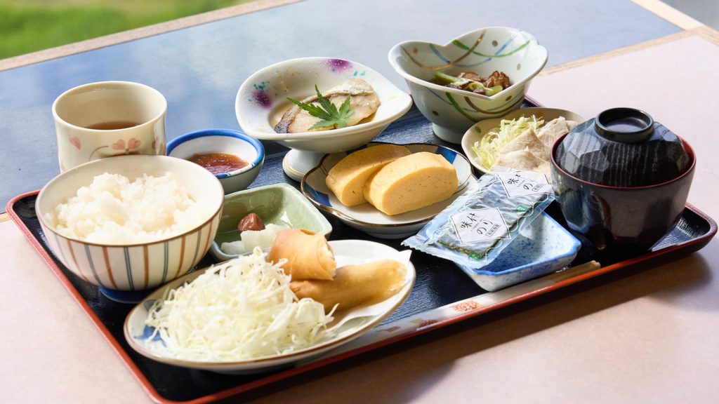 但馬の食材を使った日替わりの和定食の朝食